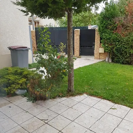 A 10 Minutes De Paris Apartment
